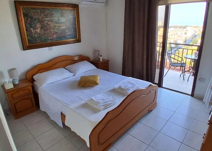 Maisonette Rock - Axiotheas - Meteora Heights